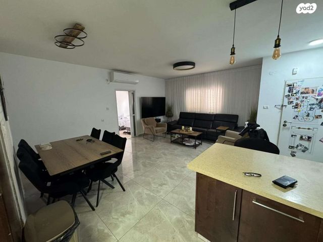 דירת גן, שדרות הורדים 14, גן שמואל, קרית מלאכי