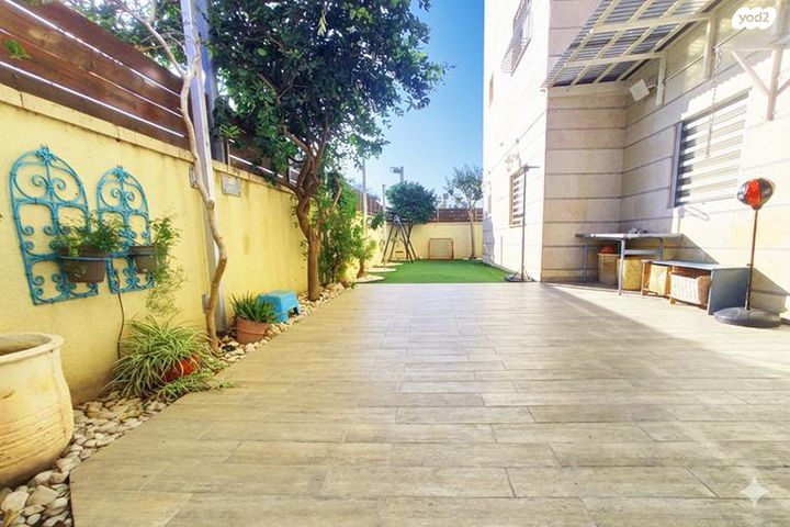 דירת גן, שדרות יצחק רבין 3, רמת אמיר, קדימה צורן