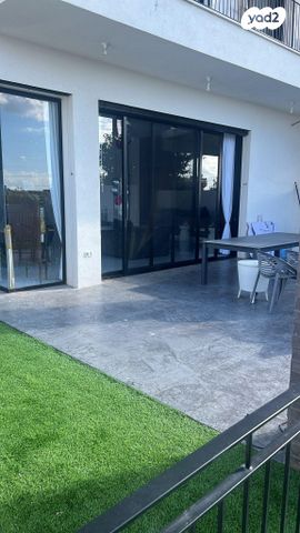 דו משפחתי, יהושע טהון 3, שאר העיר, קדימה צורן