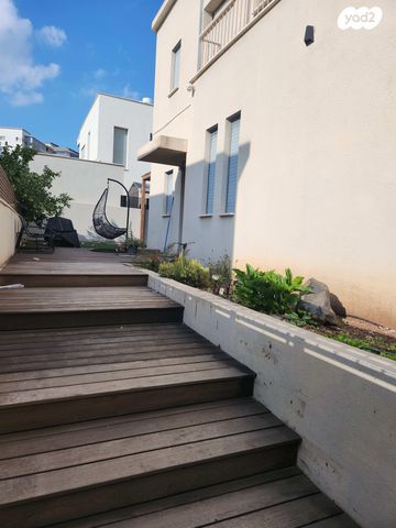 דו משפחתי, יונה וולך 13, רובע יזרעאל סביוני העמק, עפולה