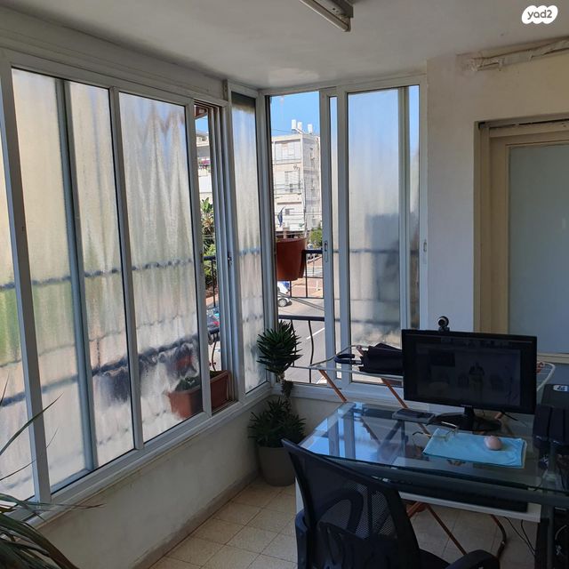 שדרות ירושלים 66