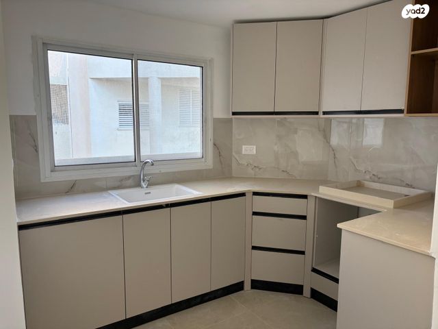 דירה, הרצל 141, עין שרה, נהריה