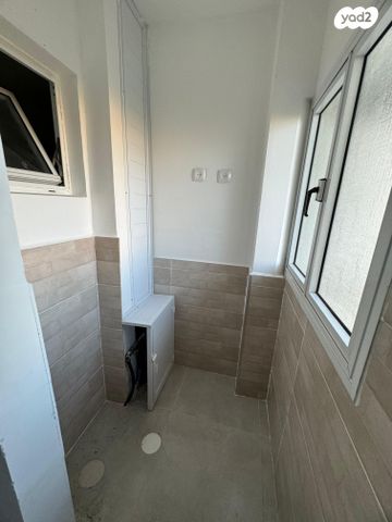 דירה, אירוס 14, אזורי גדרה, גדרה