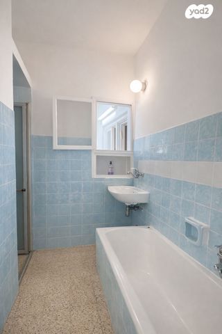 דירה, שדרות הרב לוין 9, גני מרום, רמת גן