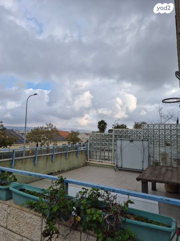 דו משפחתי, הר כתרון 22, הר כתרון, צור הדסה