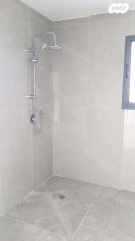 יחידת דיור, מעלה ההר 1, כפר ראש הנקרה, כפר ראש הנקרה