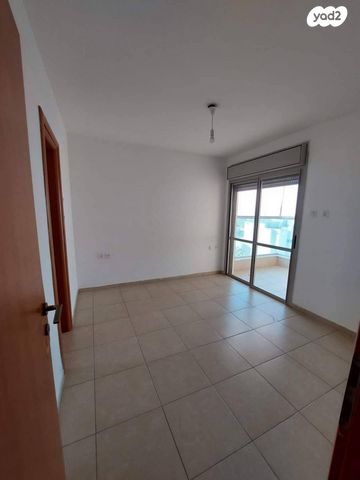 דירה, רחבעם זאבי 27, ברנע, אשקלון