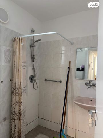 דירה, החלוץ 43, טרומפלדור, נהריה