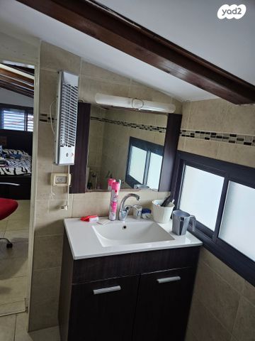 דירה, הכרמל 96, מעונה, מעונה