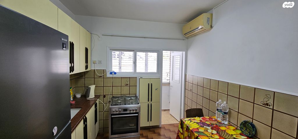 דירה, פרלשטיין 23, לב העיר, בת ים