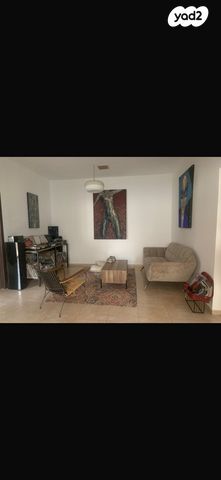 דירת גן, החשמונאים 38, טרומפלדור, נהריה