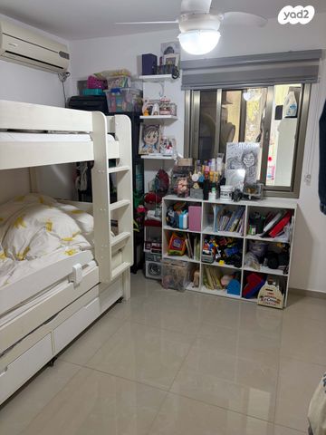 דירה, גייסות השריון 1, אלי כהן, כפר סבא