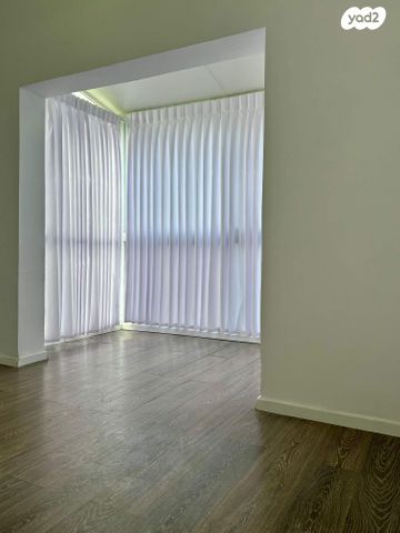 דירה, הרב קוק 23, צפון מערב מרכז העיר, נתניה