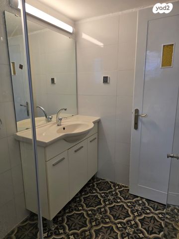 דירה, ירושלים 31, הדר מרכז, חיפה