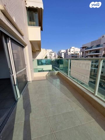 דירה, רחבעם זאבי 27, ברנע, אשקלון