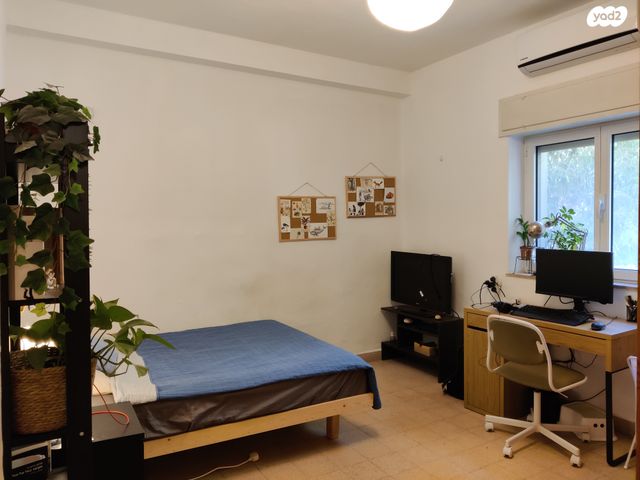 שדרות בן מיימון 13