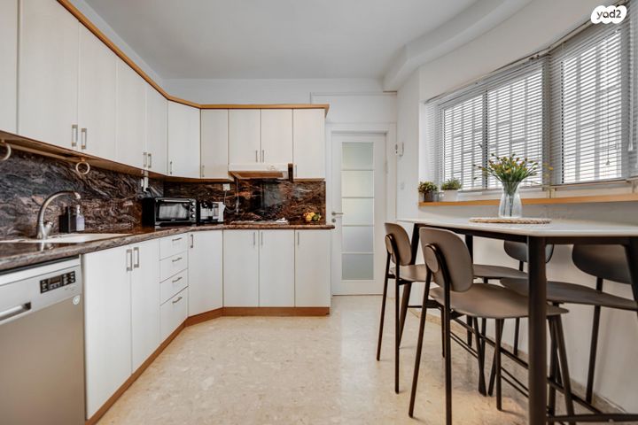 דירה, הסמדר 12, קרית כרמים, ראשון לציון