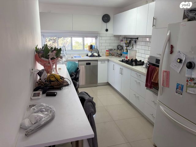 דירה, גייסות השריון 1, אלי כהן, כפר סבא