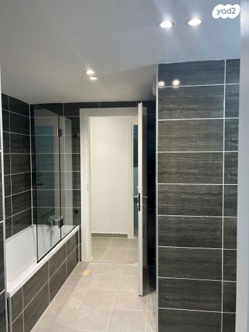 דירה, דבורה עומר 4, גדרה מזרח, גדרה