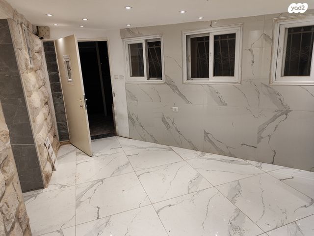 דירת גן, מאיר פיינשטיין 264, ארמון הנציב, תלפיות מזרח, ירושלים