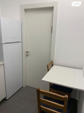 דירה, הרב עוזיאל 12, בית וגן, ירושלים