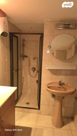 דו משפחתי, הנרקיסים 14, מרכז העיר, סביניה, הוותיקה, קרית ביאליק