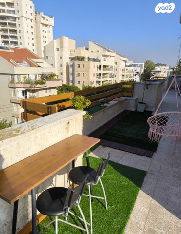 סאבלט, הכרמל 64, מרכז, כפר סבא