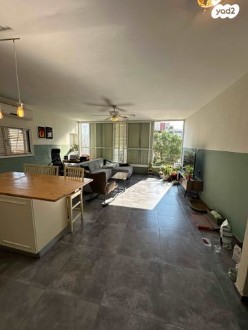 דירה, שכונת בן גוריון, מרכז העיר ג', רמת גן