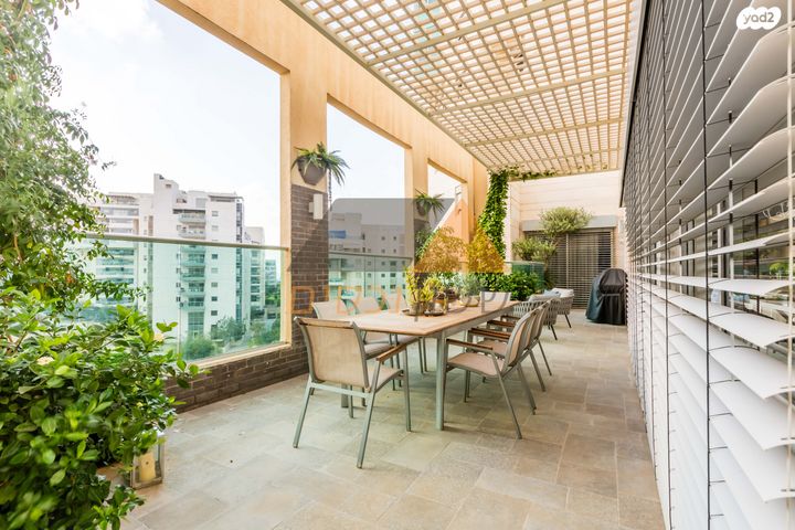 גג/ פנטהאוז, הגוש הגדול, רמת אביב החדשה, נופי ים, תל אביב יפו