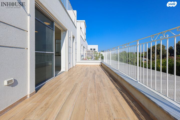 דופלקס, תל מונד