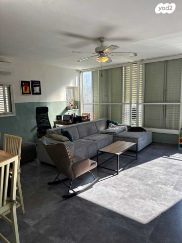 דירה, שכונת בן גוריון, מרכז העיר ג', רמת גן