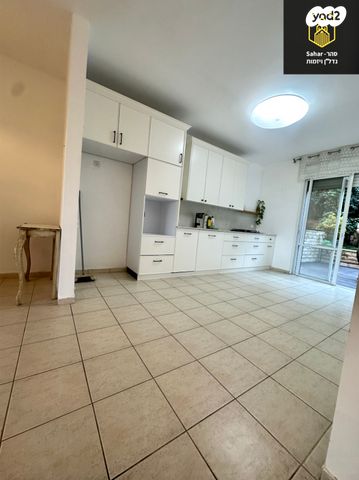 דירת גן, אלפי מנשה