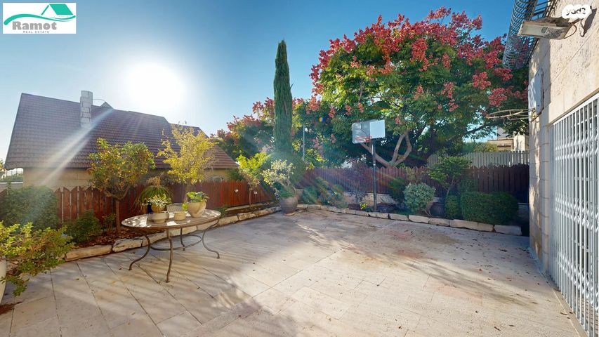 דו משפחתי, גבעון החדשה