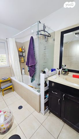 דירה, הגיבור האלמוני, יד אליהו, תל אביב יפו