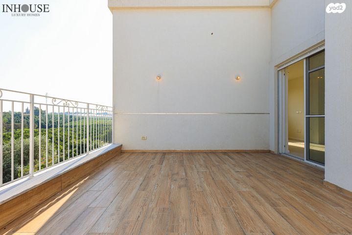 דופלקס, תל מונד