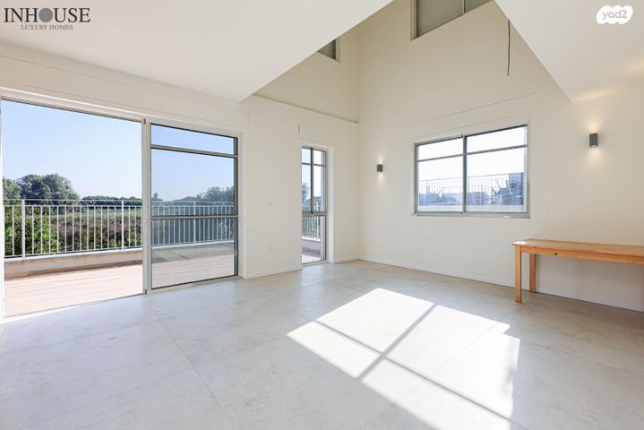 דופלקס, תל מונד