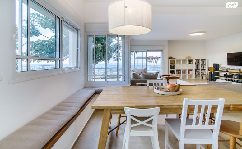 דו משפחתי, הבשור, אלפי מנשה