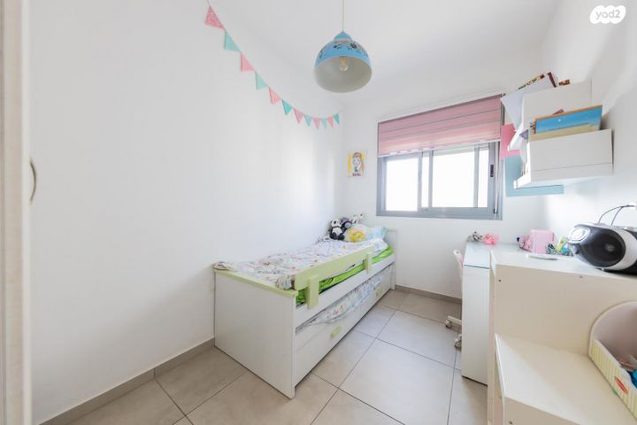 דירה, עופרה חזה, פסגות אפק, ראש העין