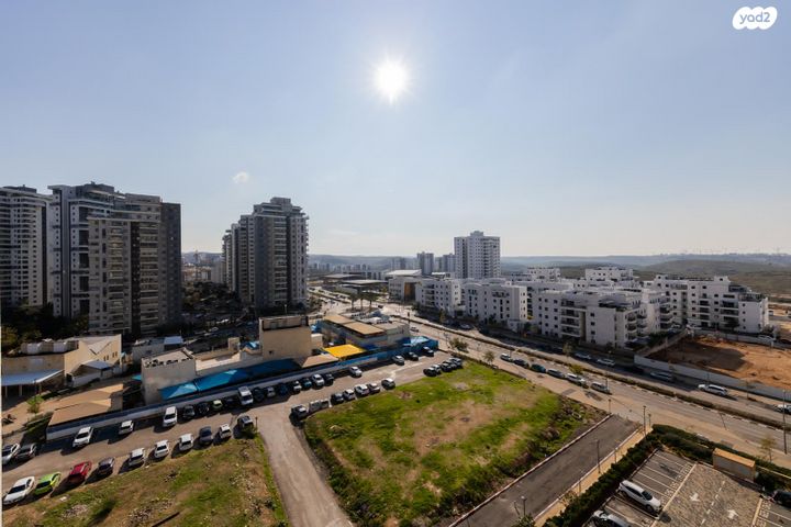 דירה, עופרה חזה, פסגות אפק, ראש העין