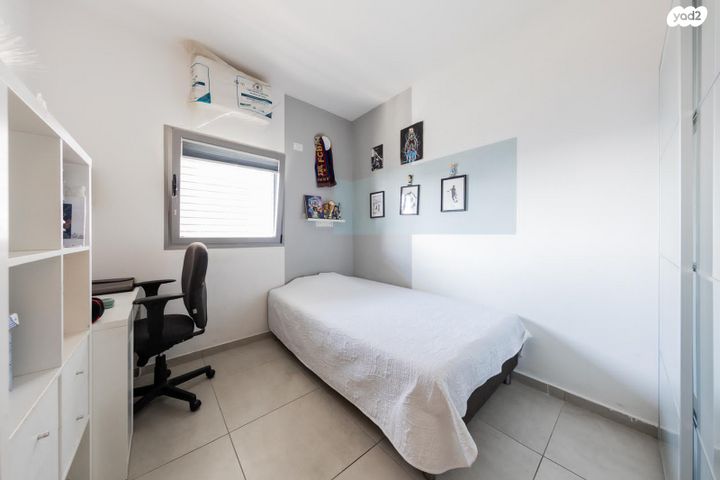 דירה, עופרה חזה, פסגות אפק, ראש העין