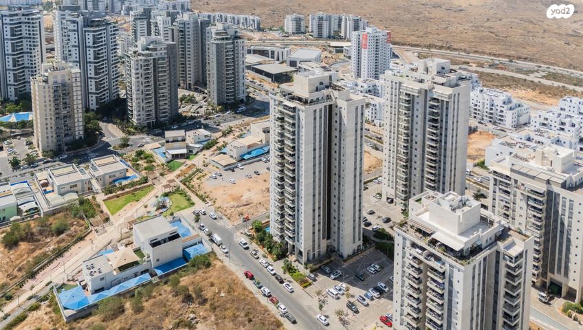 דירה, עופרה חזה, פסגות אפק, ראש העין