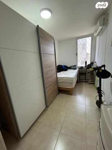 דירה, שמעון בר גיורא, באר שבע