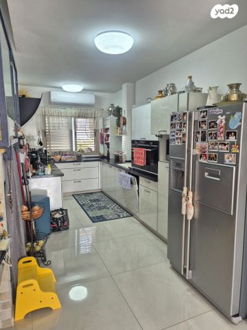 ד"ר אברהם אליהו הרכבי 