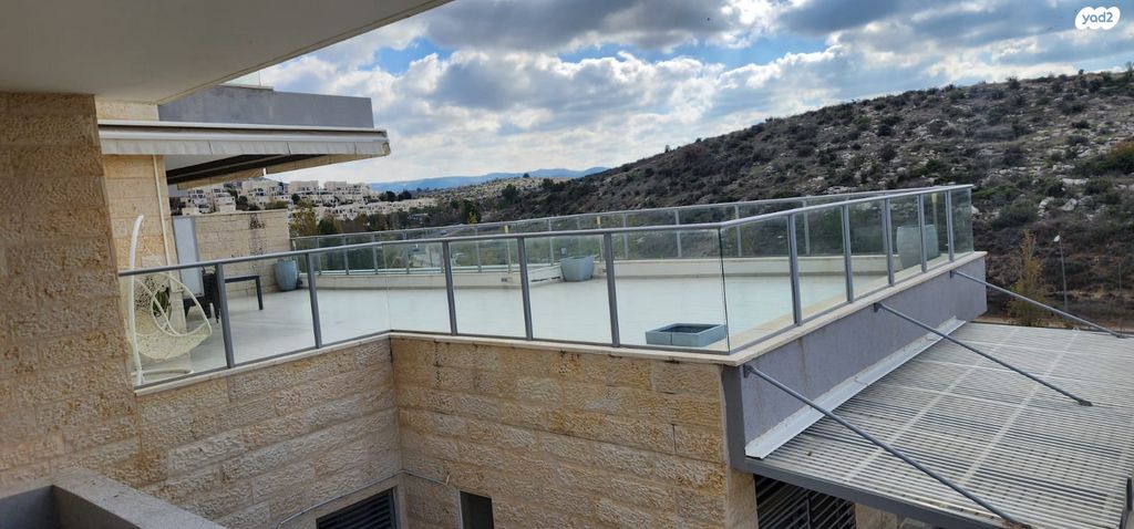 גג/ פנטהאוז, מוריה, מודיעין מכבים רעות