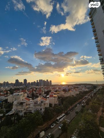 דירה, דווייט דייוויד איזנהאואר 3, אגמים, נתניה