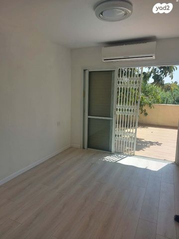 בית פרטי/ קוטג', רמות בן צבי, יבנה