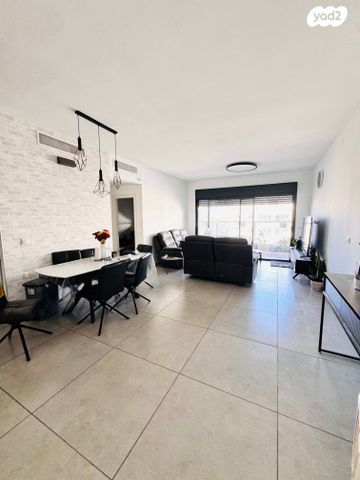 דירה, נווה זמר, רעננה