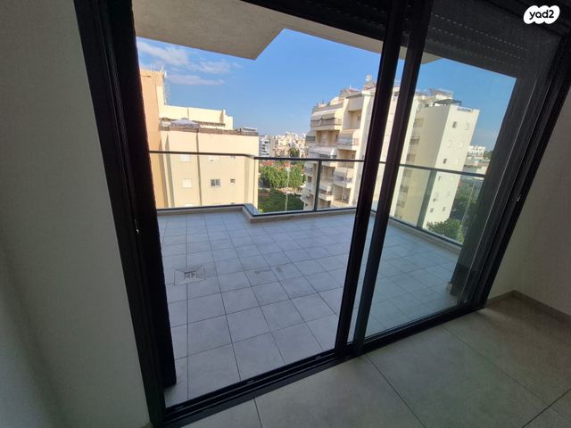 דירה, כובשי החרמון, שעריים, רחובות