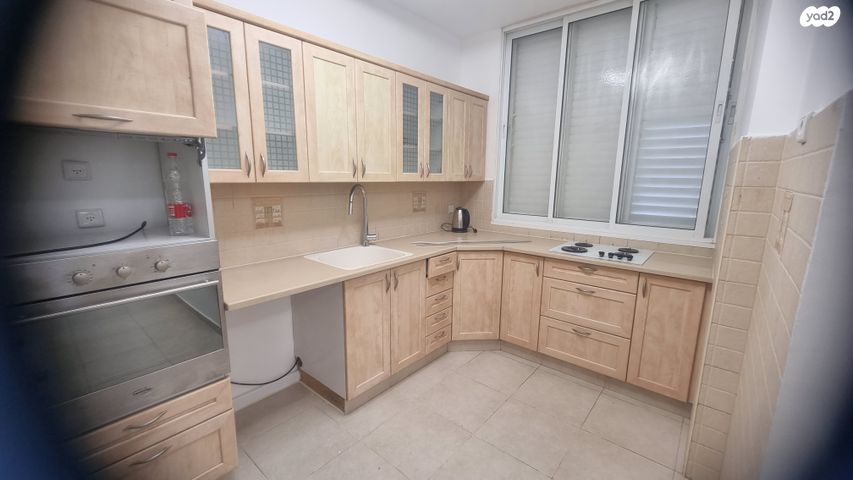 דירה, י"א באדר, נאות רחל, חולון