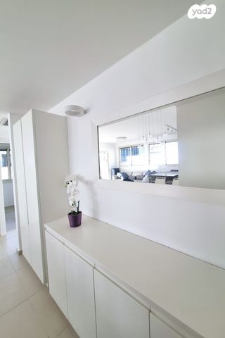 גג/ פנטהאוז, לילינבלום, נווה צדק, תל אביב יפו